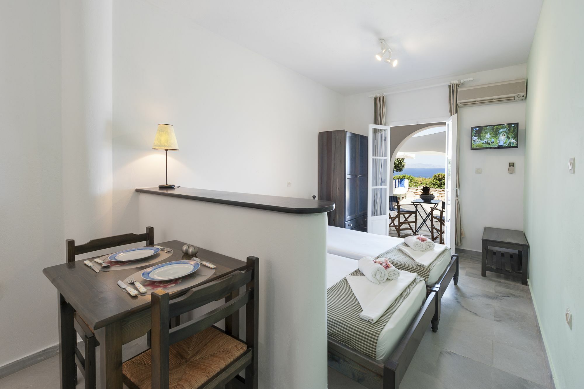 Dryades Family Hotel Drios Luaran gambar